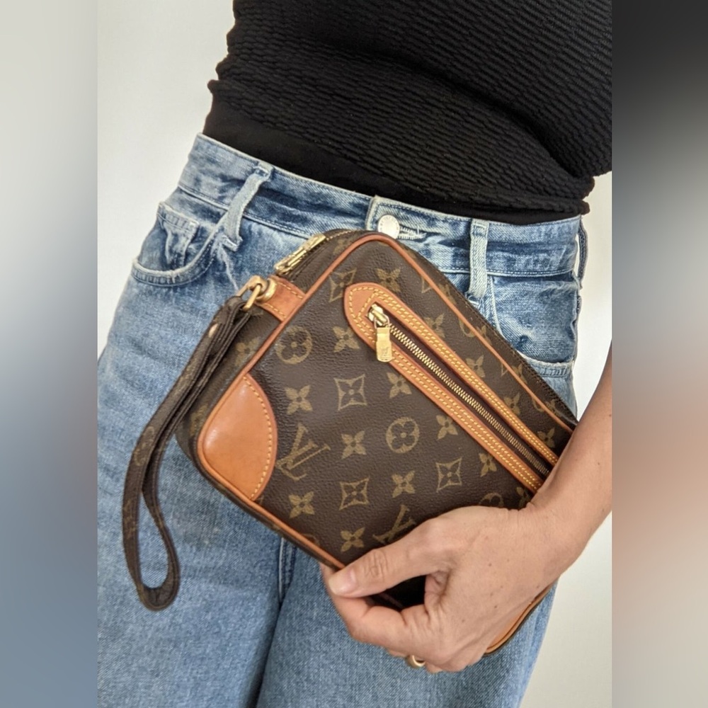 Classic Louis Vuitton Monogram Wristlet — Vintage 1988 (TH 884) - Picture 3 of 16